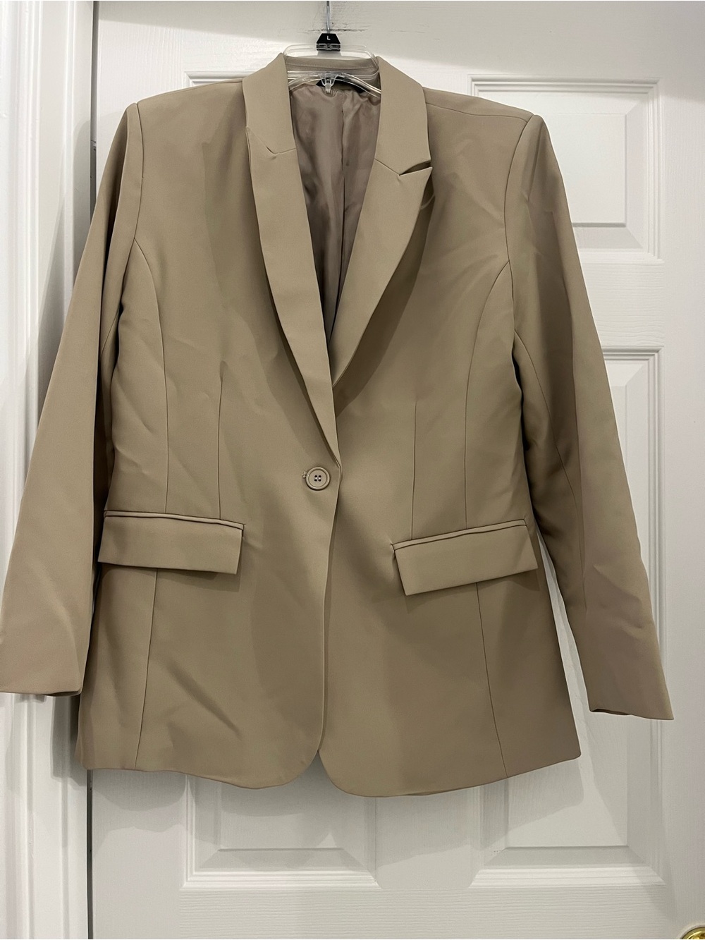 Women's Single-Button Tan Blazer with Notch Lapel